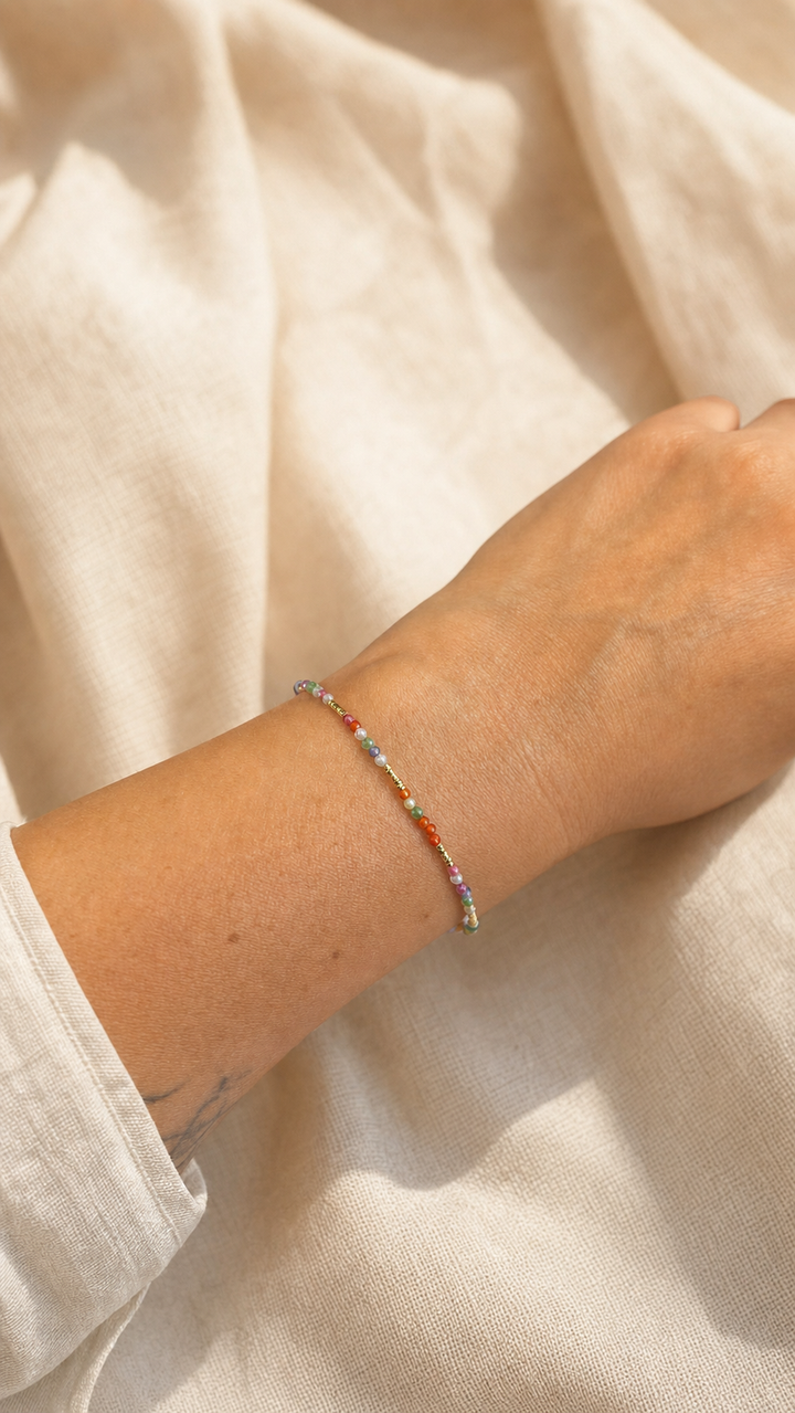 Armband "Marea" bunte Steine vergoldet – Detailansicht