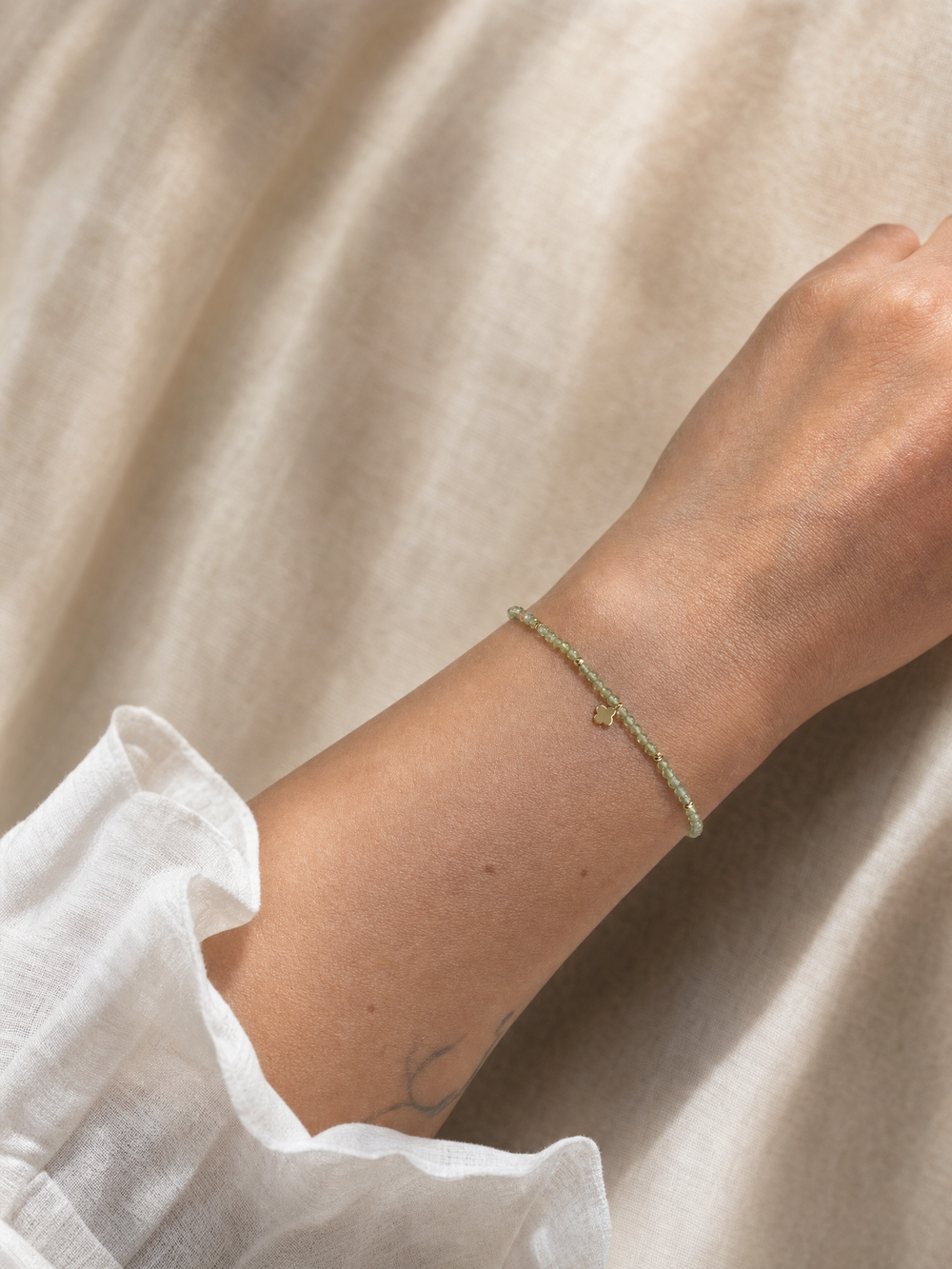 Armband "Fortuna" mit Peridot, Sterling Silber 925 vergoldet – Detailansicht