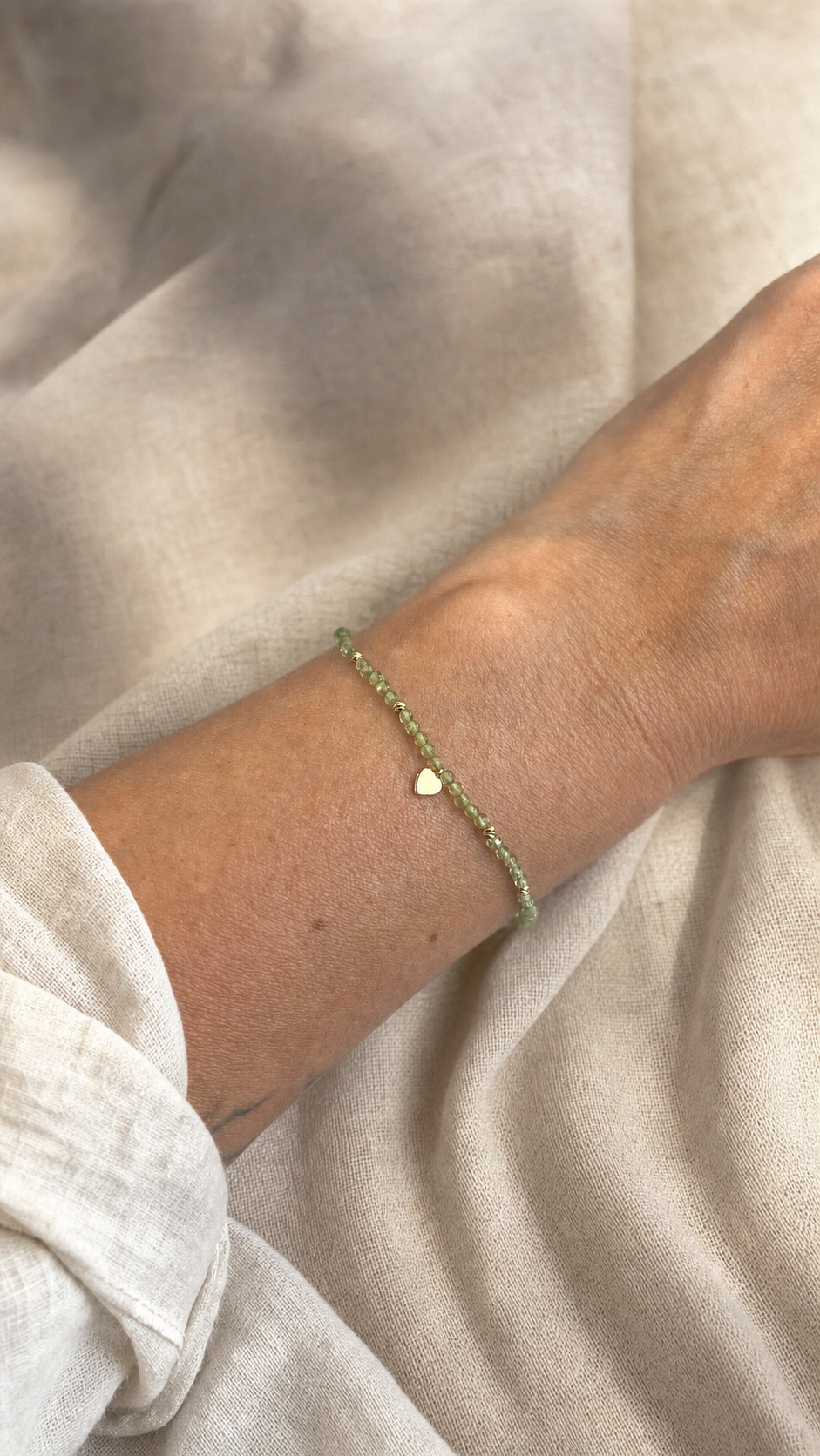Armband "Amoretta" mit Peridot, Sterling Silber 925 vergoldet – Detailansicht