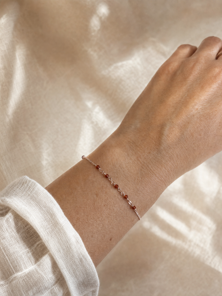Armband "Valencia" roter Onyx rosévergoldet – Detailansicht