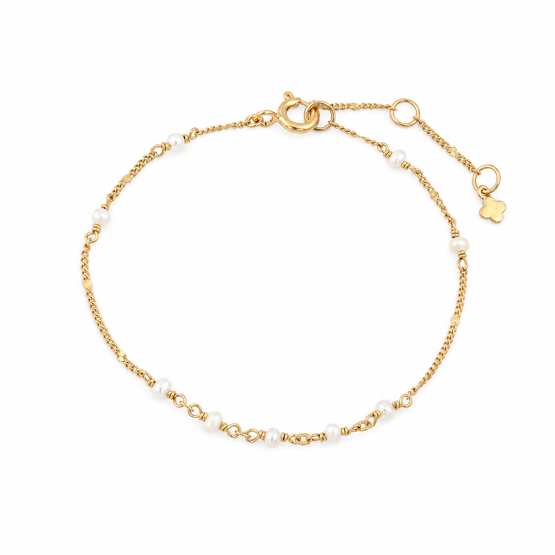 Armband "Valencia" mit kleinen weißen Perlen an vergoldeter Kette