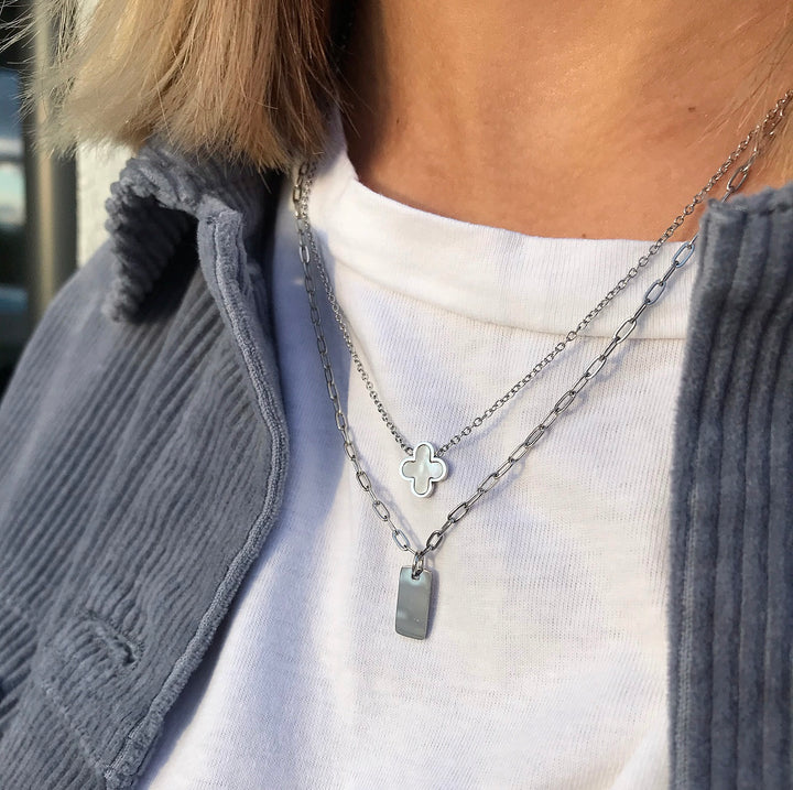 Necklace "Pearlclover"